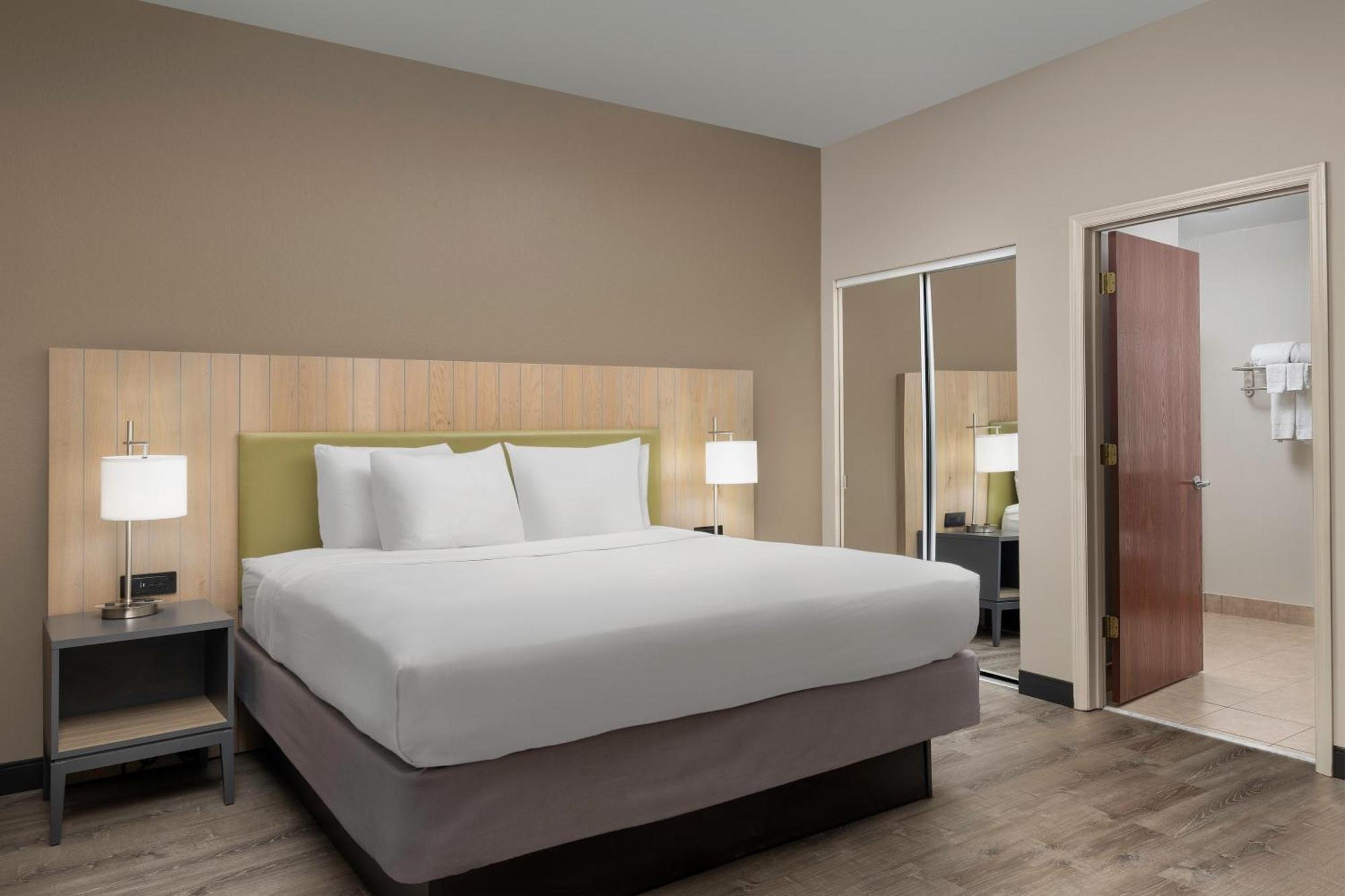 Country & By Radisson, Gainesville, Fl 3*